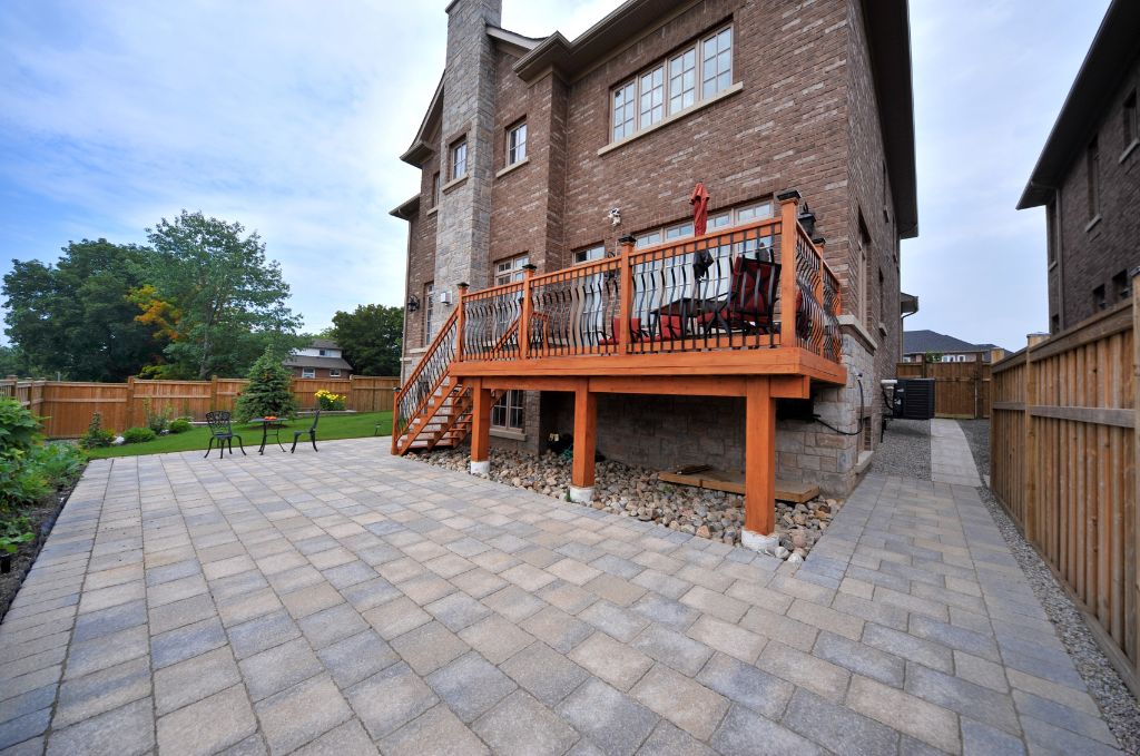 High End Deck With Pavers